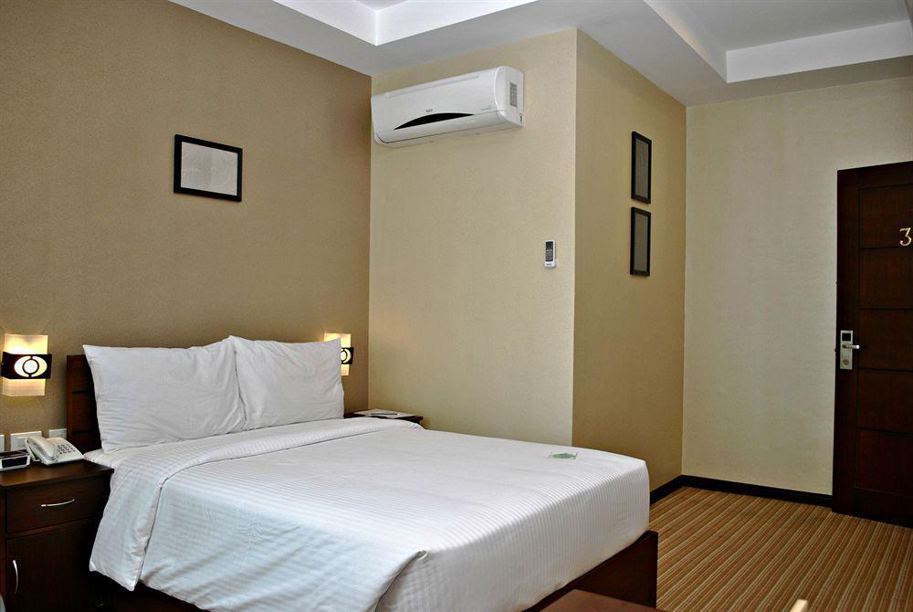 Orion Hotel มะนิลา ภายนอก รูปภาพ